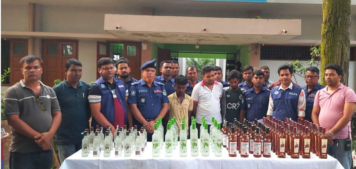নকলায় ১০৮ বোতল ভারতীয় মদসহ ৩ মাদক কারবারি আটক