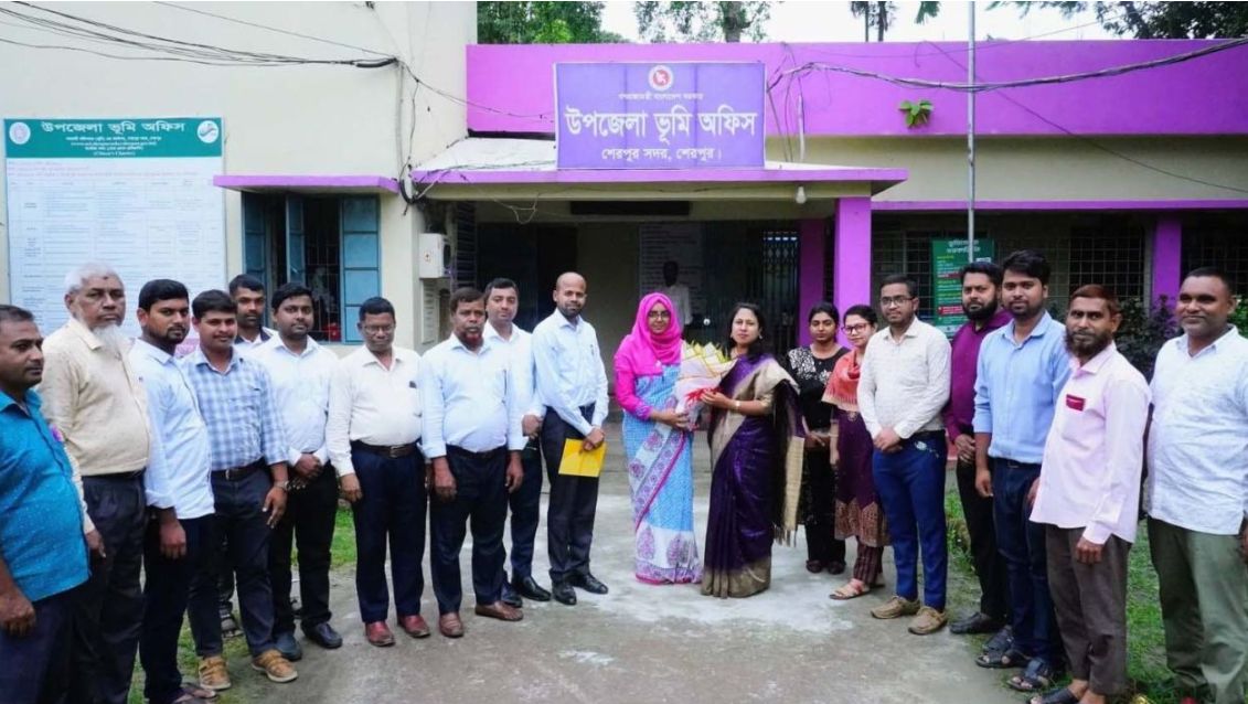 শেরপুর পৌর ভূমি অফিস ও পৌরসভা পরিদর্শন করলেন জেলা প্রশাসক