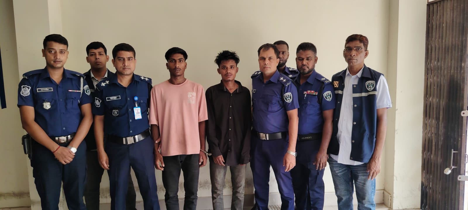 শেরপুরে দুই বন্ধুর বোনের সাথে পাল্টাপাল্টি প্রেম: এক বন্ধুর মাথা বিচ্ছিন্ন করল অপর বন্ধু, হত্যা রহস্য উদঘাটন