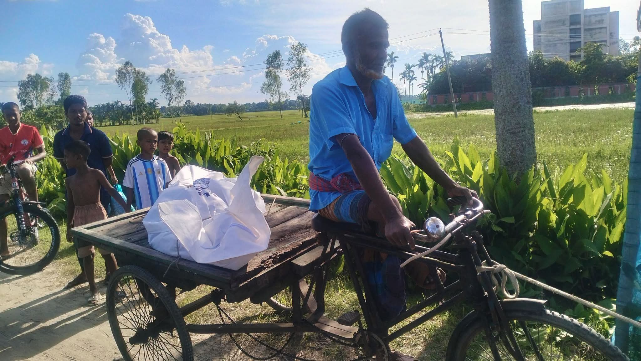 শেরপুরে নিখোঁজের একদিন পর ধানখেতে মাটিচাপা অবস্থায় ইজিবাইকচালকের লাশ উদ্ধার