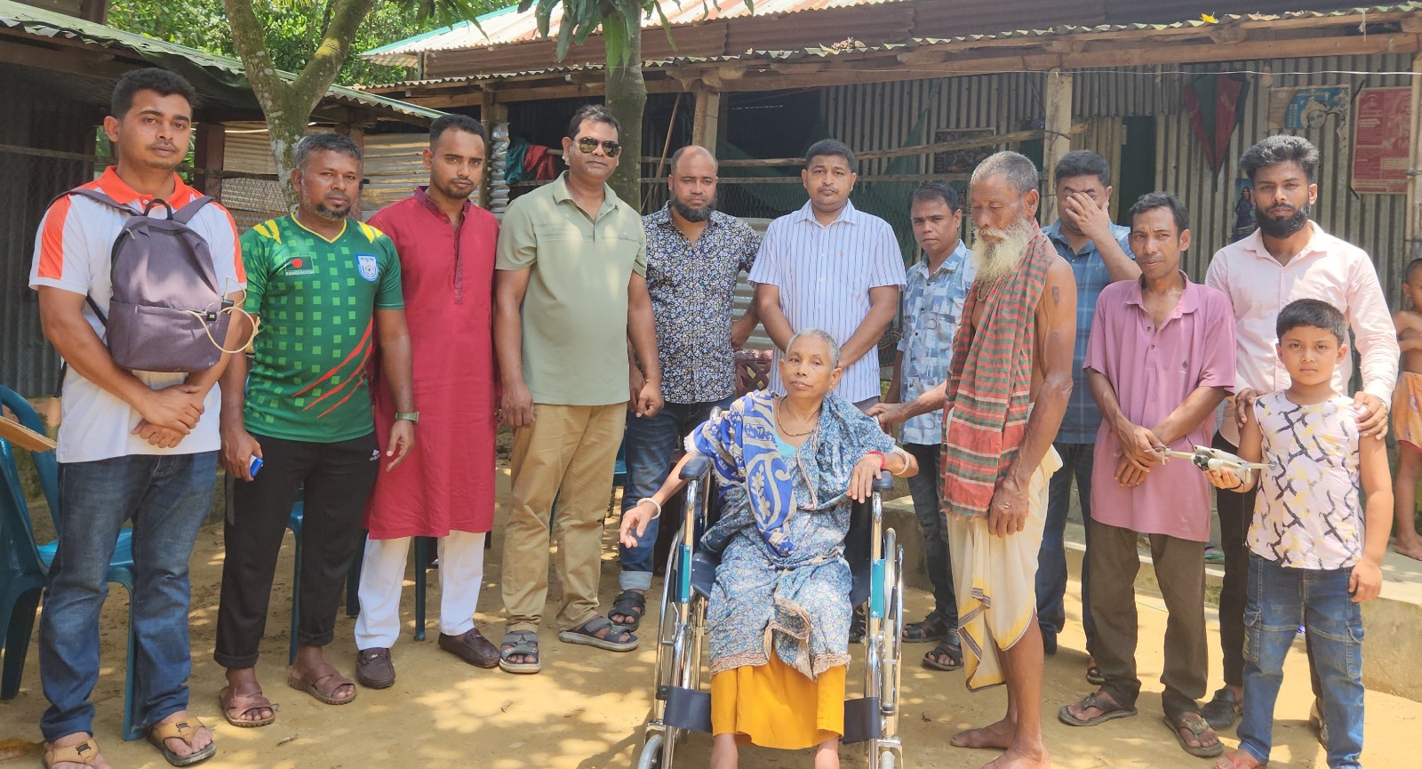 শেরপুরের ঝিনাইগাতীতে অসহায় পুতুল রাণীর পাশে দাঁড়াল ভয়েস অব ঝিনাইগাতী