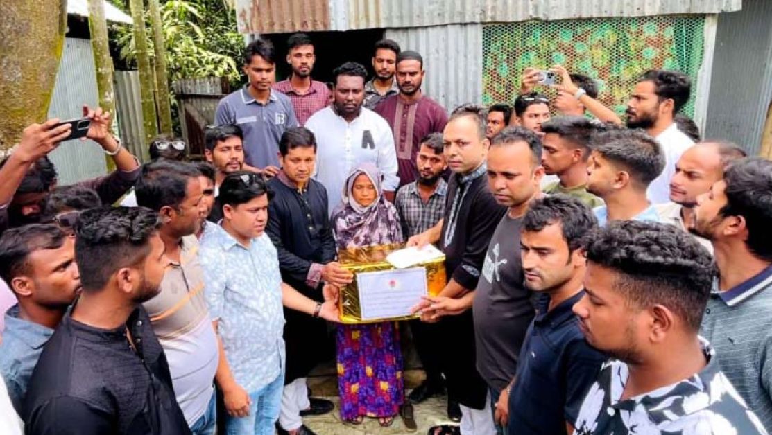 শেরপুরের শহীদ মাহবুব ও সবুজের পরিবার পেল প্রধানমন্ত্রীর উপহার