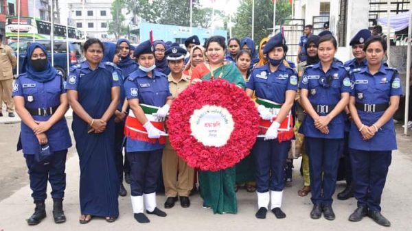 স্বাধীনতা সংগ্রামে আত্মোৎসর্গকারী সকল বীর শহীদদের প্রতি পুনাক সভানেত্রীর শ্রদ্ধা নিবেদন