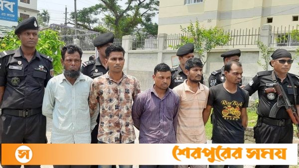 শেরপুরে অটোচালক উজ্জ্বল মিয়া হত্যার ঘটনায় জড়িত থাকার অভিযোগে পাঁচজন গ্রেপ্তার: অটোরিকশা উদ্ধার