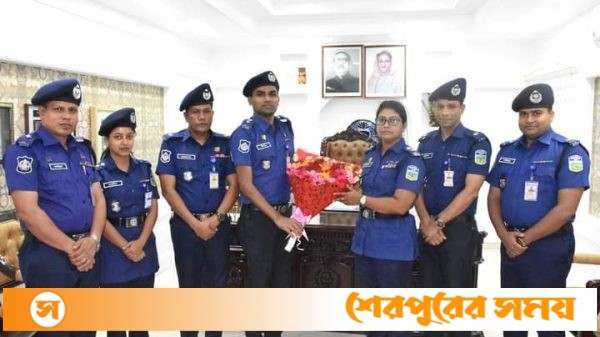 শেরপুরে ফুলেল শুভেচ্ছায় সিক্ত সহকারী পুলিশ সুপার দিদারুল ইসলাম