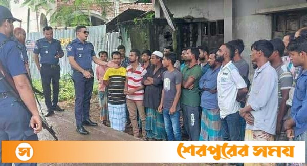 শ্রীবরদীতে অটো চালকদের সাথে পুলিশের সচেতনতা মূলক আলোচনা সভা