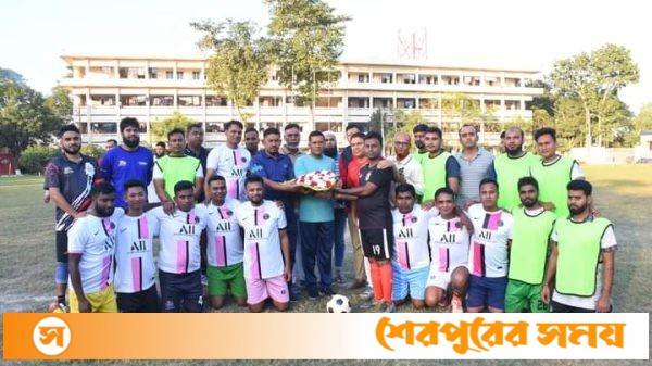 শেরপুর জেলা পুলিশ লাইন্সে “প্রীতি ফুটবল ম্যাচ” অনুষ্ঠিত