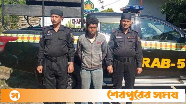 চাঁপাইনবাবগঞ্জে গান পাউডারসহ গ্রেফতার-১