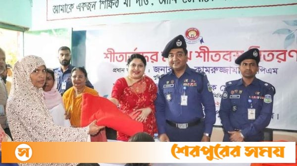 জামালপুরে দরিদ্র শিক্ষার্থী ও অসহায় দরিদ্র শীতার্তদের মাঝে পুনাক এর শীতবস্ত্র বিতরণ