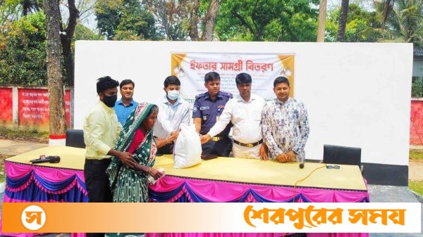 প্রবাসী বাংলাদেশী জাফর ইকবালের আর্থিক সহায়তায় ঝিনাইগাতীতে ইফতার সামগ্রী পেলেন দুই শতাধিক পরিবার