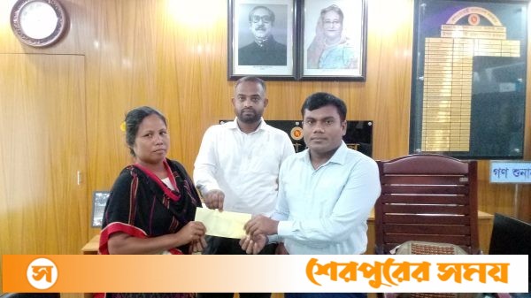 ঝিনাইগাতীতে ক্ষুদ্র নৃ-গোষ্ঠী শিক্ষার্থীদের মাঝে শিক্ষাবৃত্তি ও পরিবারের মাঝে আর্থিক সহায়তা প্রদান