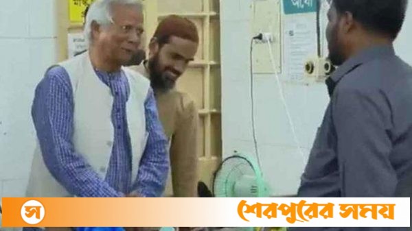 আহত শিক্ষার্থীদের ঢাকা মেডিকেল কলেজ হাসপাতালে দেখতে যান ড. মুহাম্মদ ইউনূস