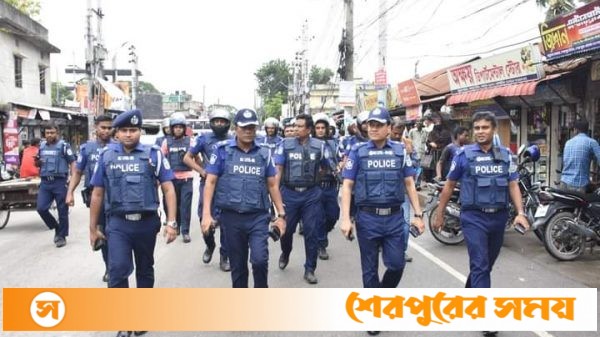 কর্মস্থলে ফিরতে সবাইকে পুলিশ সদস্যদের সহযোগিতা করার আহ্বান