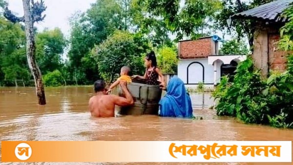 ফেনীতে স্মরণকালের ভয়াবহ বন্যা