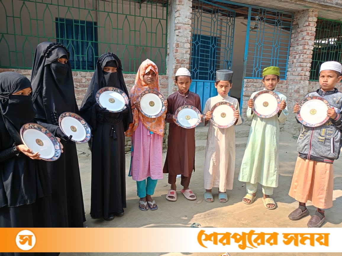 মদীনাতুল উলুম মডেল মাদরাসার বার্ষিক পরীক্ষার ফলাফল প্রকাশ ও পুরুষ্কার বিতরণ