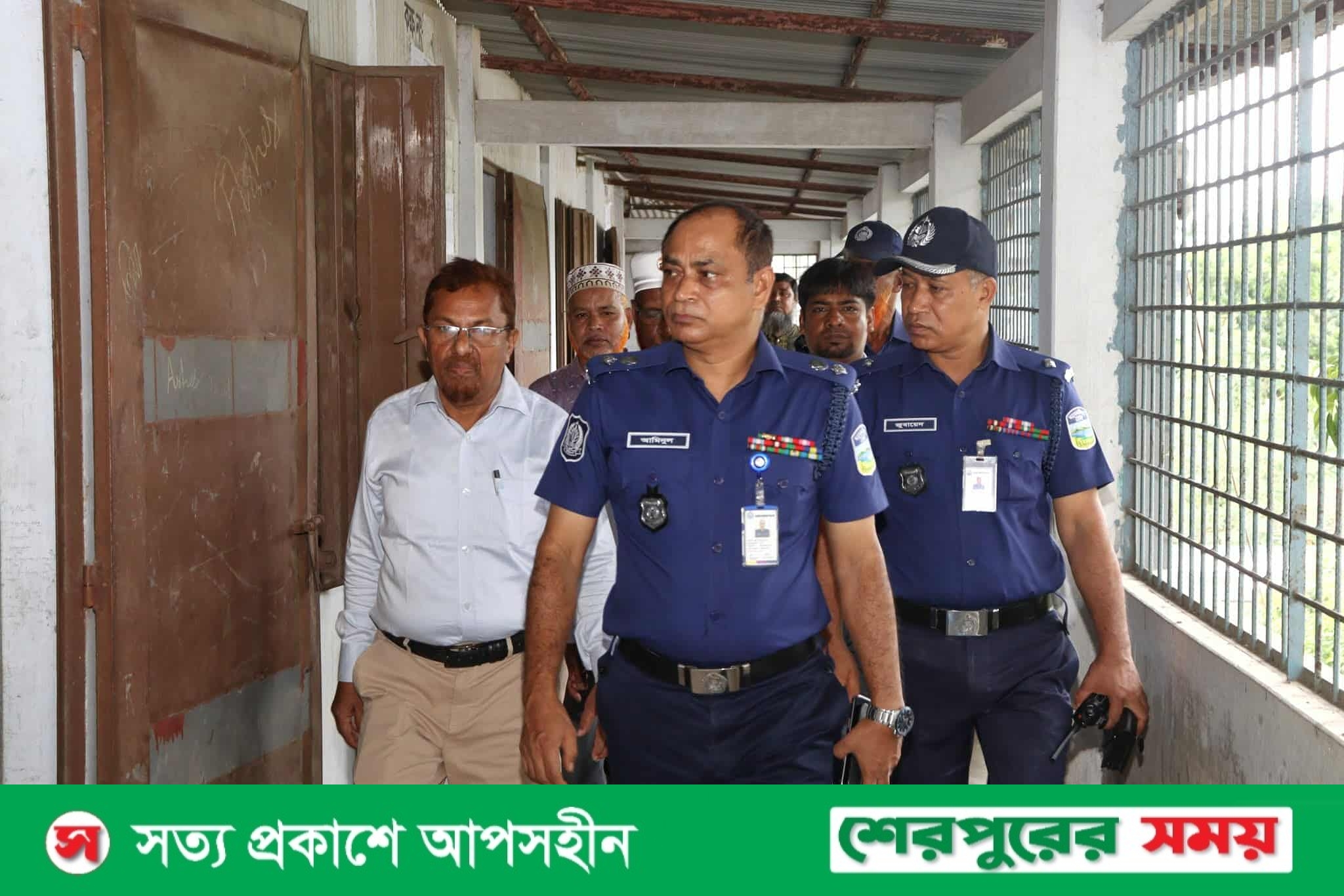 শেরপুরে এইচএসসি ও সমমান পরীক্ষা কেন্দ্র পরিদর্শনে পুলিশ সুপার আমিনুল ইসলাম