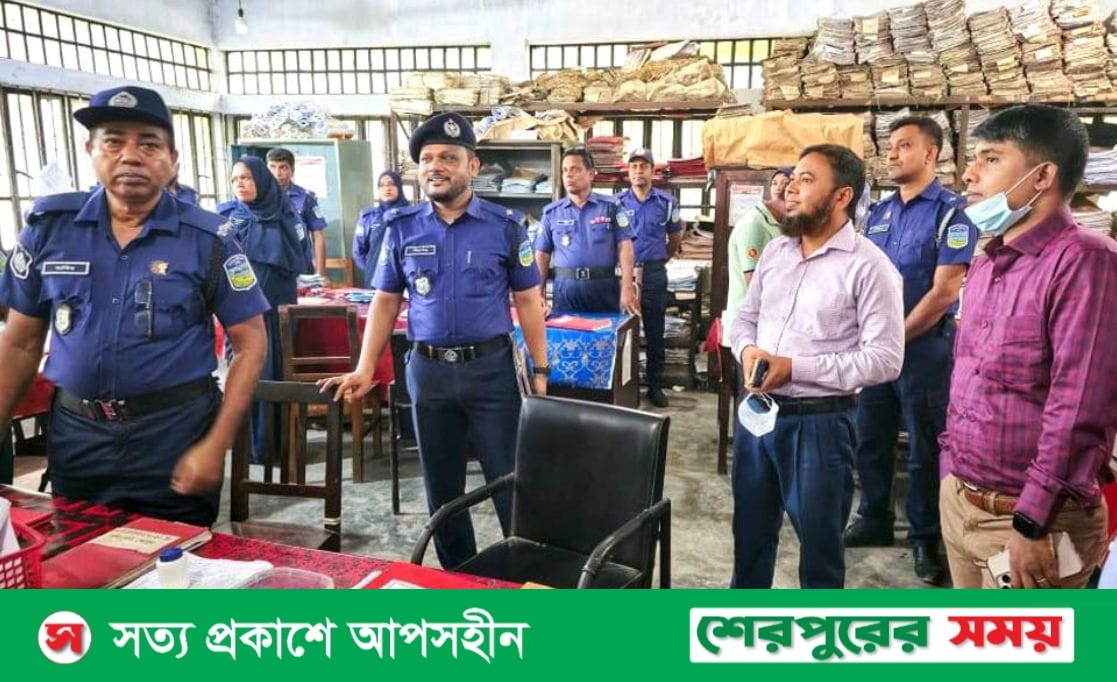 শেরপুরে কোর্ট পুলিশ মালখানা-জিআর শাখা পরিদর্শন করলেন সিজেএম